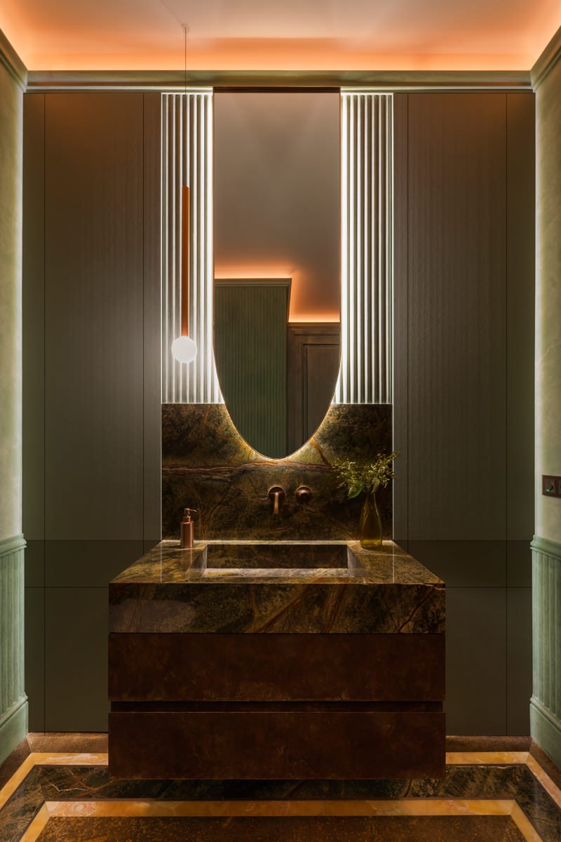 Вначале это были роскошные, но в остальном довольно банальные современные апартаменты — вроде и напротив Кремля, но не очень удачной планировки | Сетка — социальная сеть от hh.ru