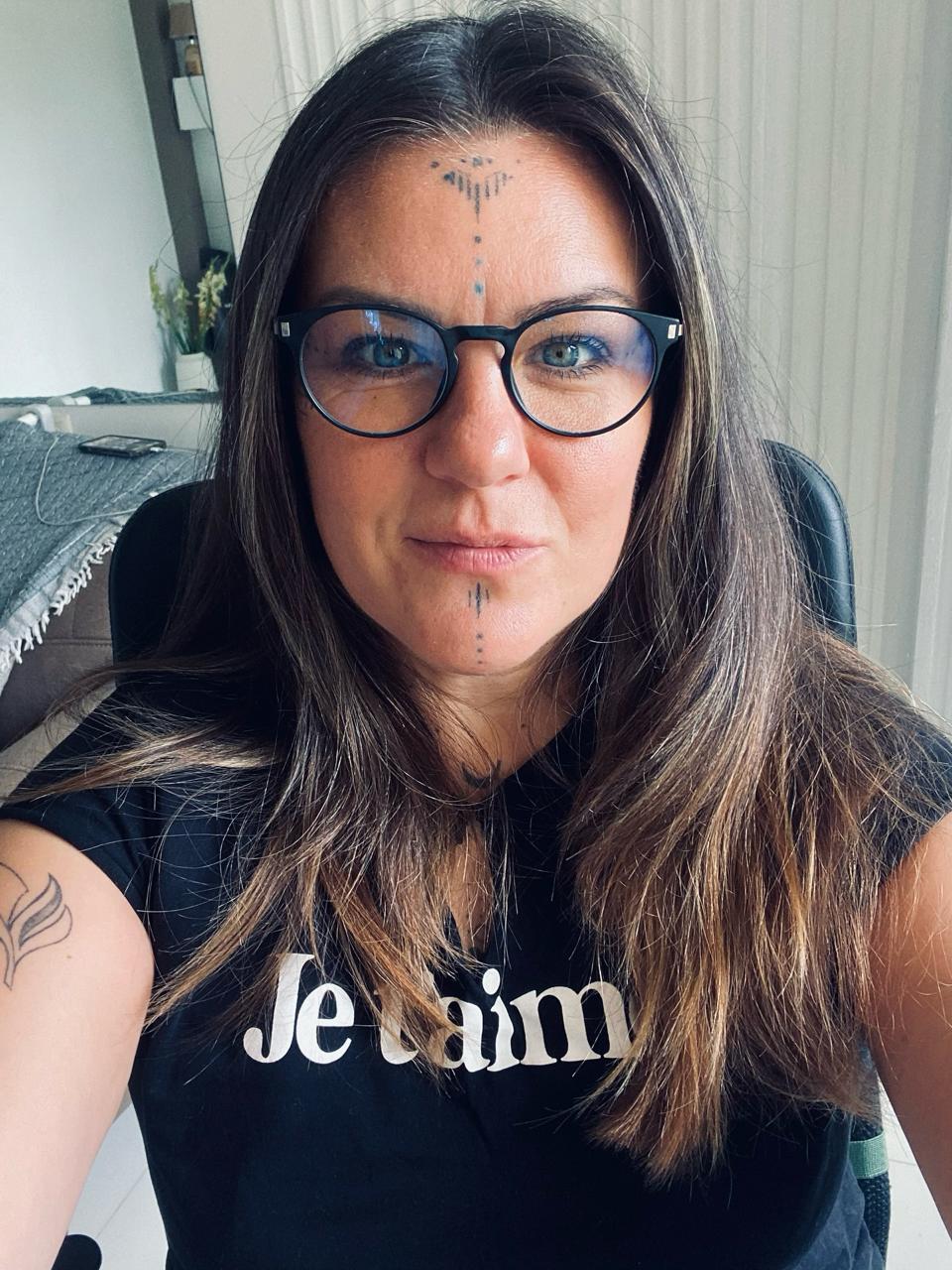 В начале августа я записала третье интервью с Денисом Смирновым @sonkeenrock - говорили в довольно казуальном формате про ИИ и о том, как можно по-человечески рассказывать об этой технологии | Сетка — социальная сеть от hh.ru