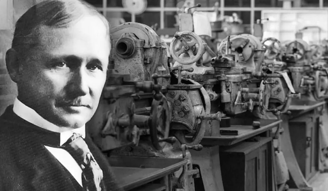 #Менеджмент | Отец научной организации труда: как Фредерик Тейлор изменил бизнес
🔧 Инженер, который перевернул промышленность
В 1911 году Тейлор опубликовал "Принципы научного менеджмента", заложив ос... | Сетка — социальная сеть от hh.ru