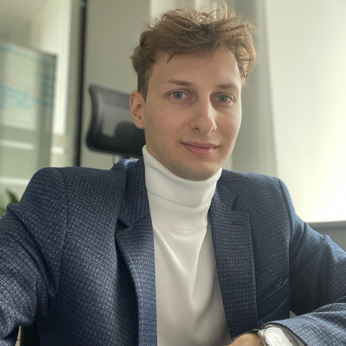 Артем Антипов