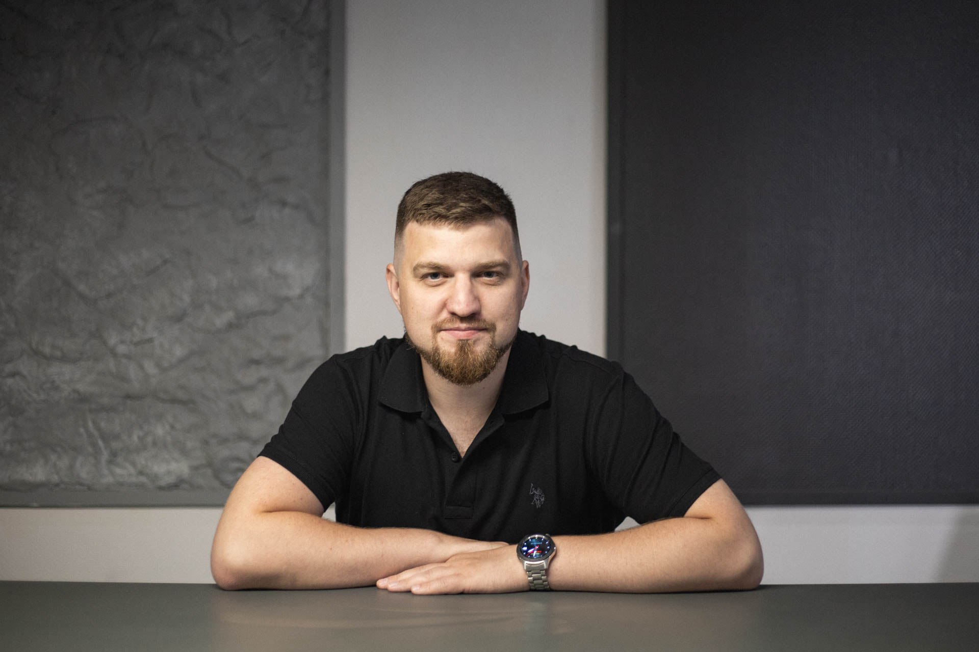 Интересную ситуацию обнаружил в сфере оплаты труда учителей. Хотя то, что многим бюджетникам платят на уровне МРОТ - не новость, недавнее исследование показало шокирующую статистику | Сетка — социальная сеть от hh.ru