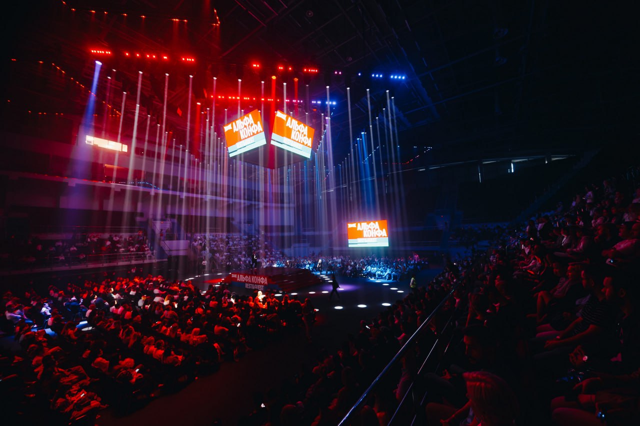 🔥 MOVERS GROUP на Альфа‑Конфе Rest & Guest в Санкт-Петербурге!
7 августа наша команда заряжалась энергией на клиентской конференции от нашего партнёра — Альфа-Банка! 🚀
Это был новый формат — исключите... | Сетка — социальная сеть от hh.ru