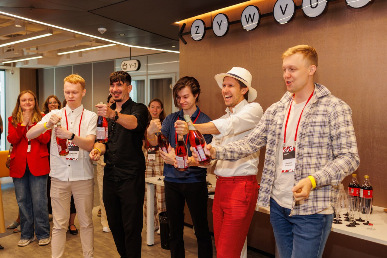 Заметки с Alumni Case Weekend by Changellenge >>
часть 2 - про формат Chef's Table
На третий день была отдельная опция за х2 базовой стоимости, и называлась Chef's Table
По сути это мастермайнд, Андре... | Сетка — социальная сеть от hh.ru