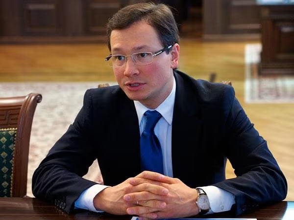 Ювелирный холдинг Sokolov сменил владельца
Коммерсантъ: Как стало известно “Ъ”, сын основателя одной из крупнейших российских ювелирных сетей Sokolov Артем Соколов продал компанию частному инвестору А... | Сетка — социальная сеть от hh.ru