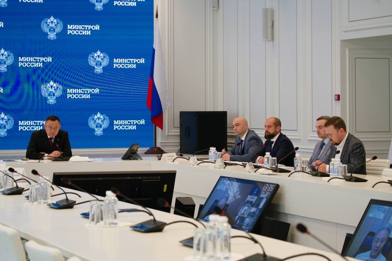 Глава Минстроя России Ирек Файзуллин провел заседание межведомственной рабочей группы по реализации мероприятий по объекту капитального строительства «ФГБУК «Академический Малый драматический театр – ... | Сетка — социальная сеть от hh.ru