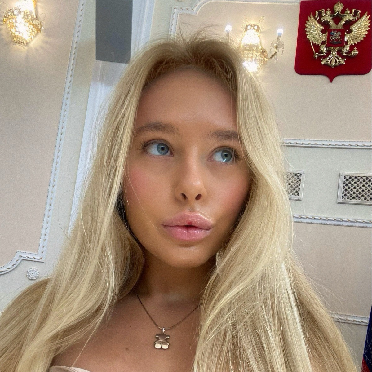 Полина Сайронова