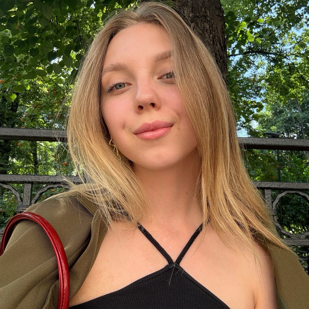 Arina Peskova | Сетка — социальная сеть от hh.ru