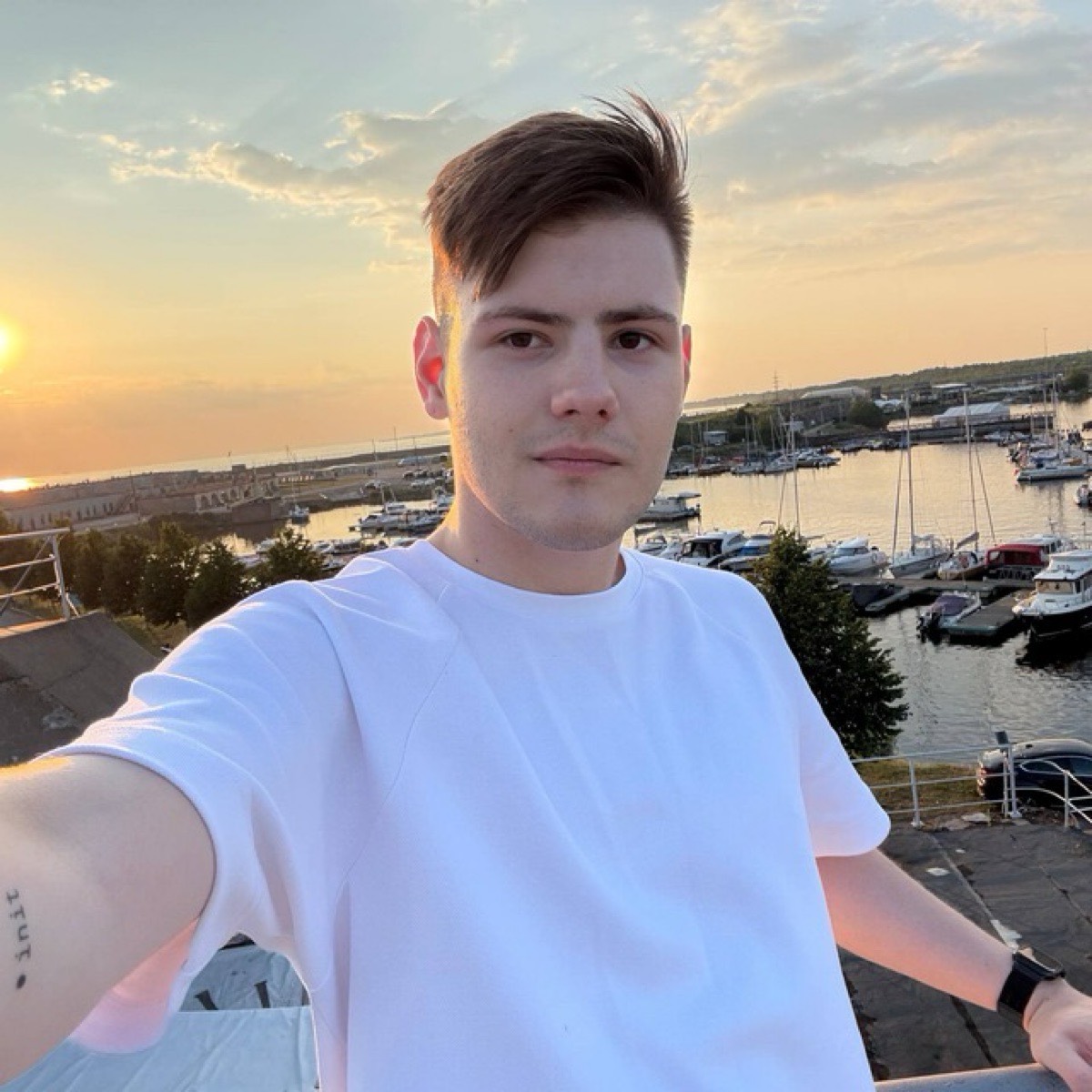 Erik Shelbogashev | Сетка — социальная сеть от hh.ru