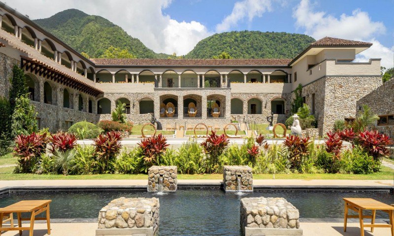 Wellness Resort Has The Largest Spa In Central America—Volcanic Crater
For decades, Costa Rica has been a top choice for wellness-focused vacations, offering surf, sun, and spas, making it unique in t... | Сетка — социальная сеть от hh.ru