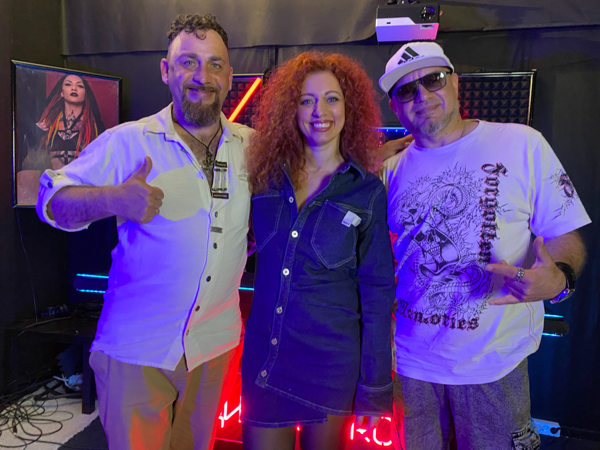 Работаем не покладая рук!
Предлагаем услуги продвижения артистов и бизнеса через наши подкасты!
Мы ведем ряд подкастов с большим охватом аудитории ~300000 просмотров
Вы можете связаться с нами по номе... | Сетка — социальная сеть от hh.ru