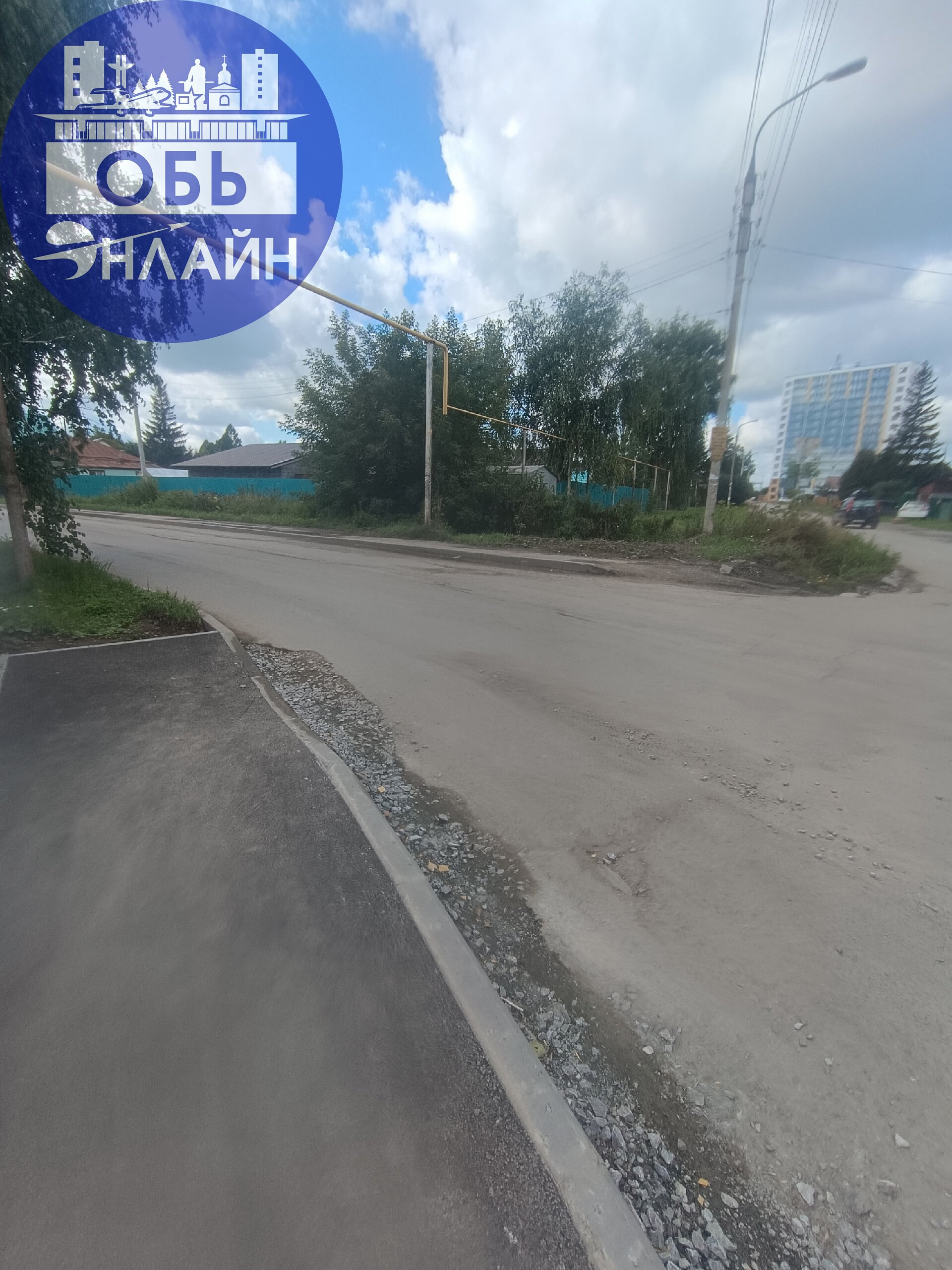 ↗ Добрый день, Администрация города Оби спасибо за тропинку до садика, но несколько вопросов по этому поводу : будет ли тут нарисована зебра? Или как переходить дорогу с таким потоком машин? И ожидает... | Сетка — социальная сеть от hh.ru
