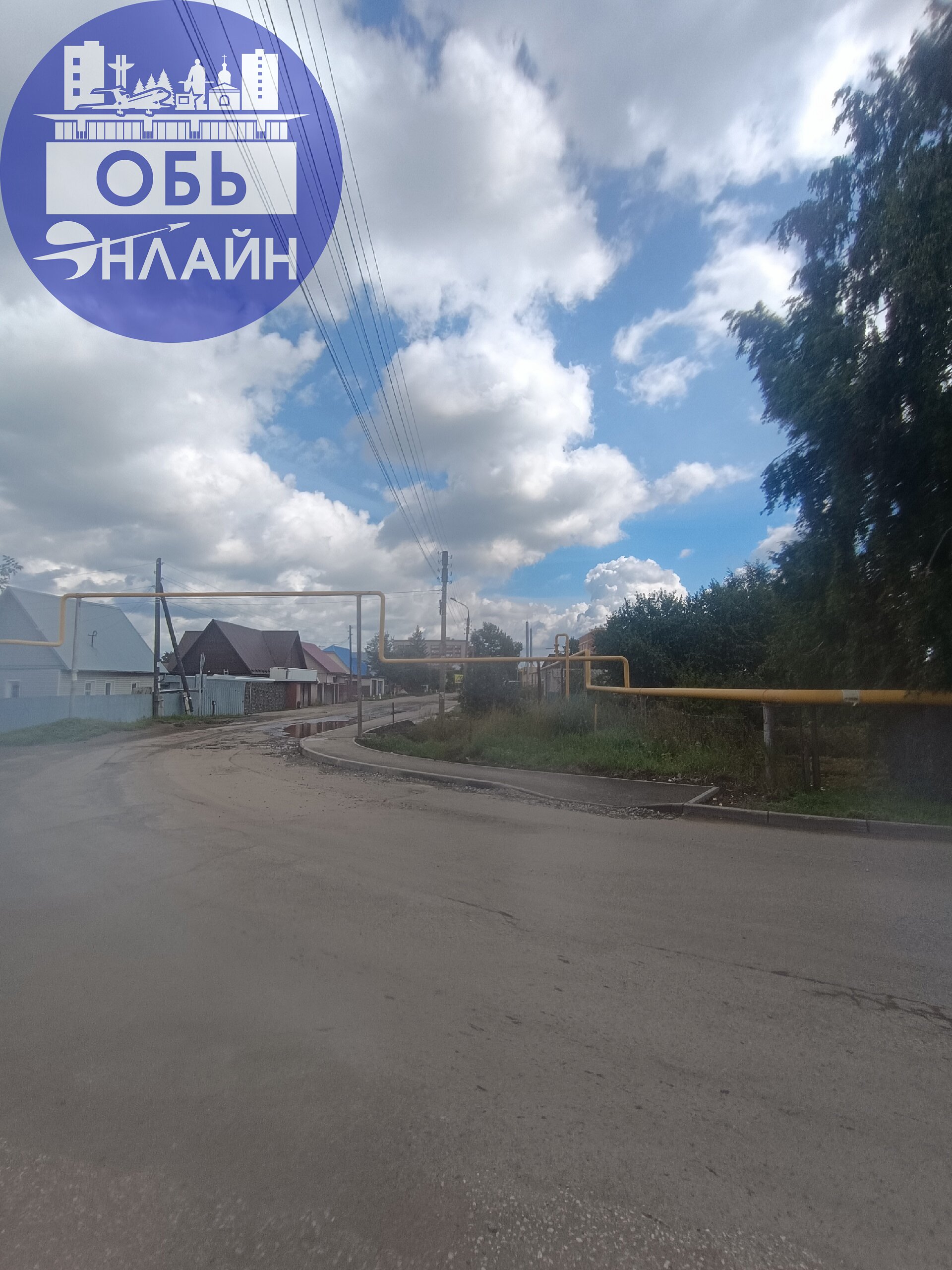 ↗ Добрый день, Администрация города Оби спасибо за тропинку до садика, но несколько вопросов по этому поводу : будет ли тут нарисована зебра? Или как переходить дорогу с таким потоком машин? И ожидает... | Сетка — социальная сеть от hh.ru