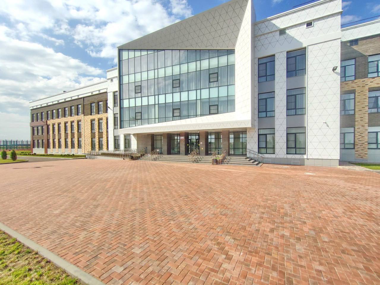 Ставропольские школы к 1 сентября готовы
Приемка уже завершилась, сейчас продолжается подготовка ко Дню знаний. Об этом рассказал губернатор Ставрополья Владимир Владимиров | Сетка — социальная сеть от hh.ru