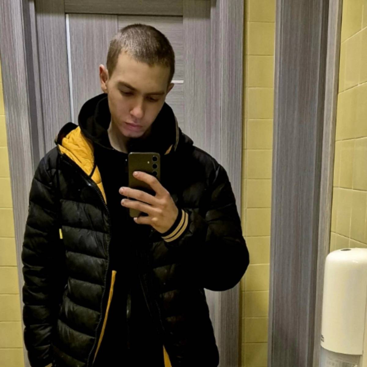 Антон Умаров