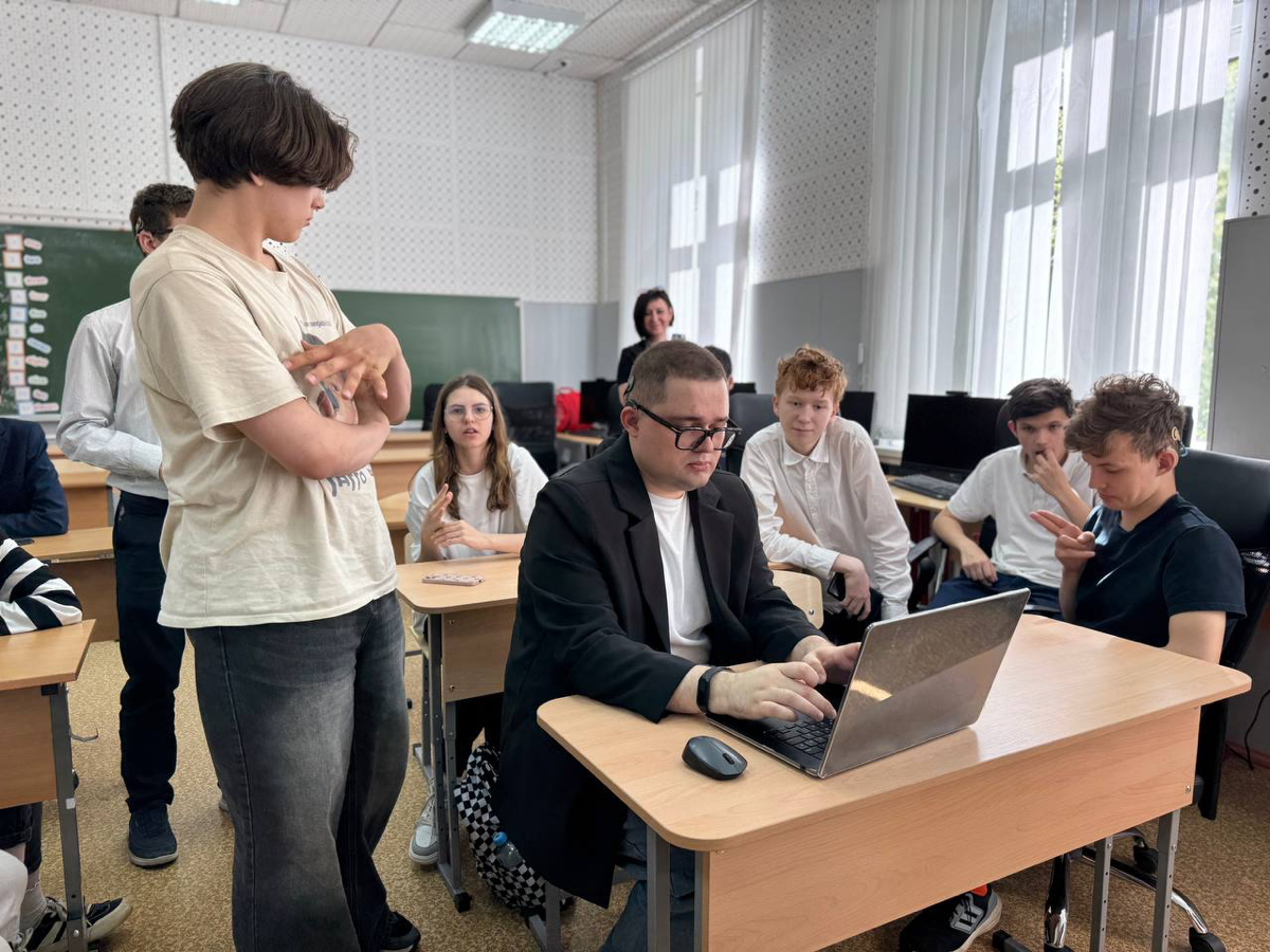 ВСТРЕЧА С ПРОФЕССИОНАЛОМ | Сетка — социальная сеть от hh.ru