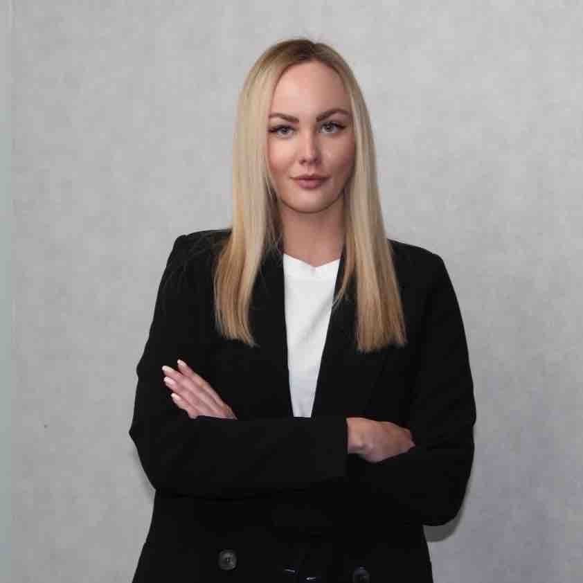 Яна Бурова | Сетка — социальная сеть от hh.ru