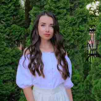 Карина Чоботар