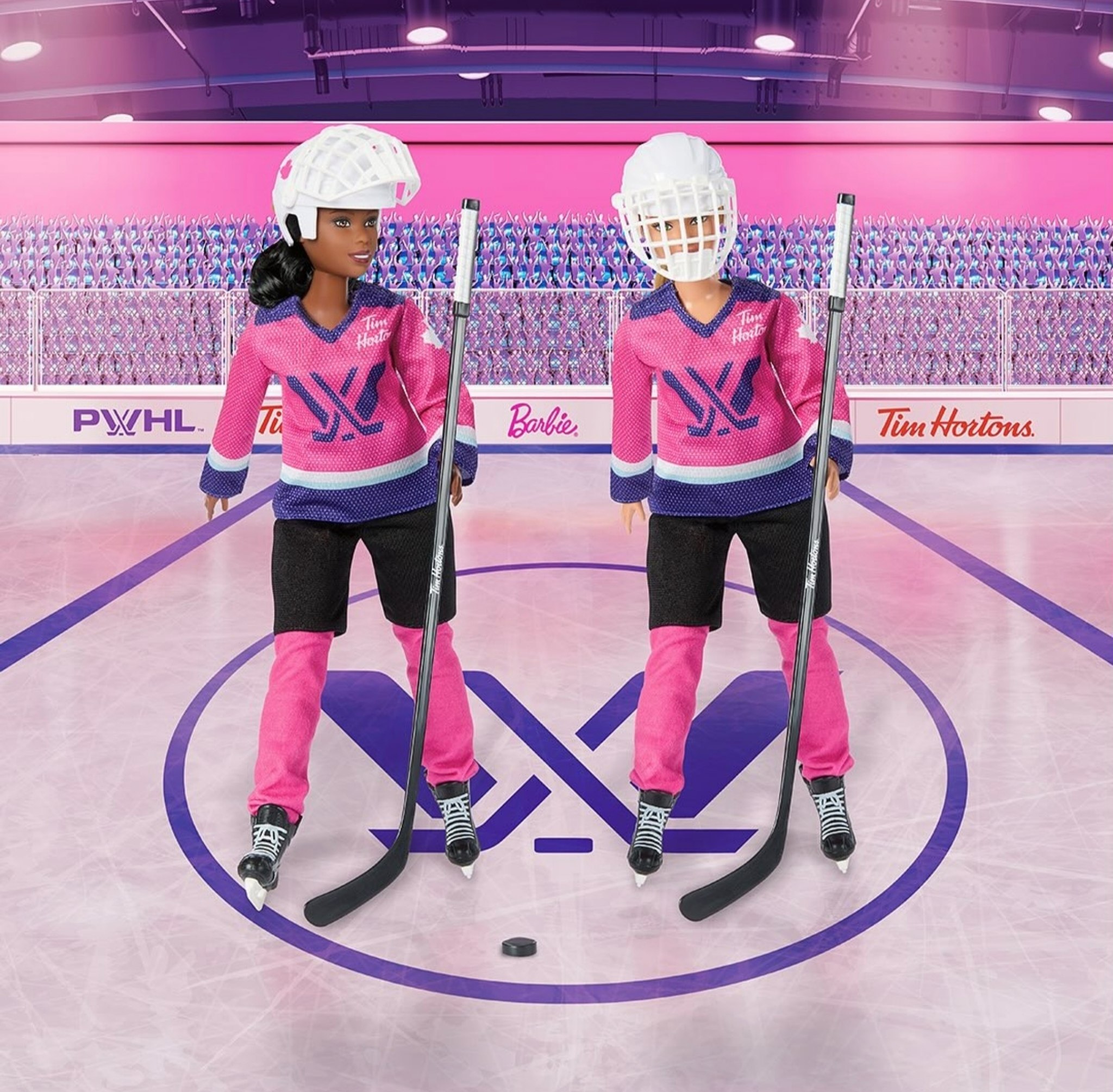 PWHL × Barbie
Женская хоккейная лига (PWHL) начала сотрудничество с Mattel.Inc: в тандеме они выпустили куклу Барби-хоккеистку | Сетка — социальная сеть от hh.ru