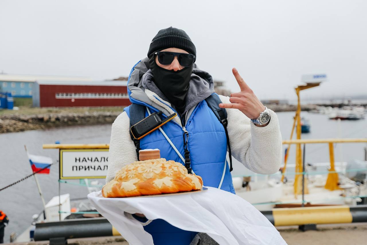 Кочевники (nomads) добрались до самого края Земли, чтобы насладиться свежайшей икрой, морскими ежами, посмотреть на китов, а также загадать самые сокровенные желания. | Сетка — социальная сеть от hh.ru