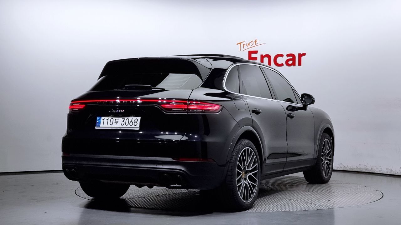 ❤️ Один из лучших, а возможно и лучший премиум кроссовер современности — Porsche Cayenne
Пробег —  78.000 км
Год выпуска — 2021
Двигатель — бензин 3.0 л, 340 л | Сетка — социальная сеть от hh.ru