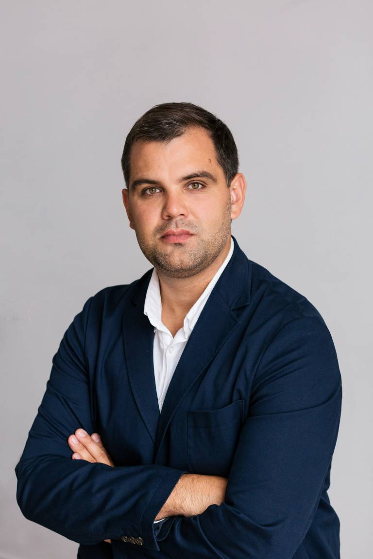 Владимир Жаров