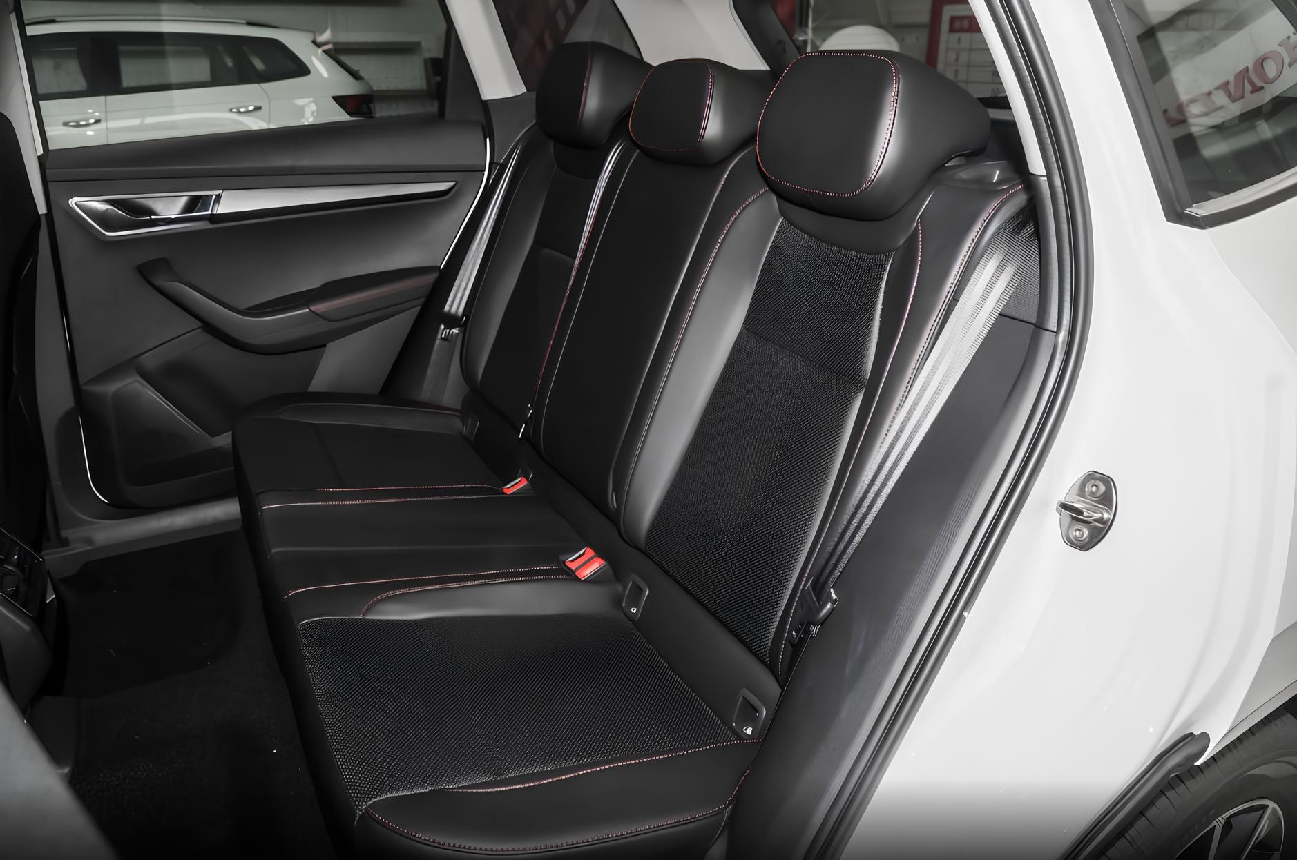 🚘Skoda Karoq Exclusive Edition
2025 г. | Новый | Под заказ из Китая
📌 Бензин 1.4 л, 150 л.с | Сетка — социальная сеть от hh.ru