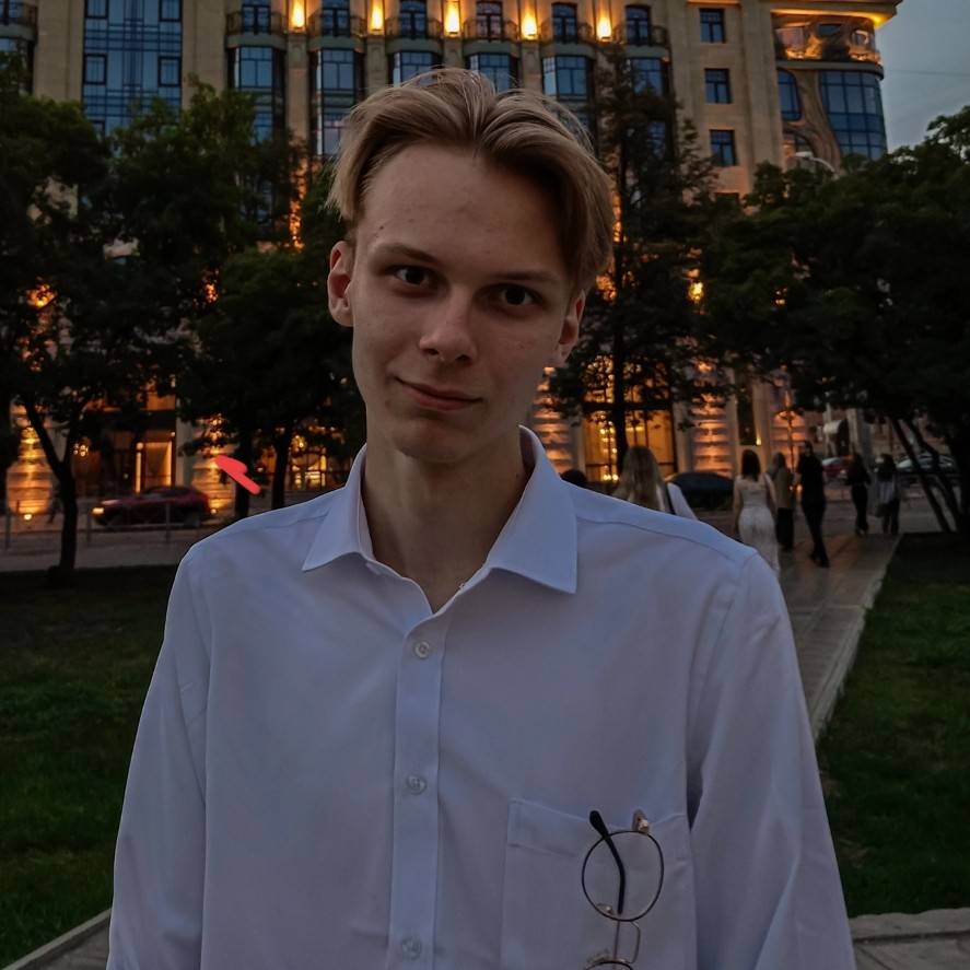 Дмитрий Лозичный