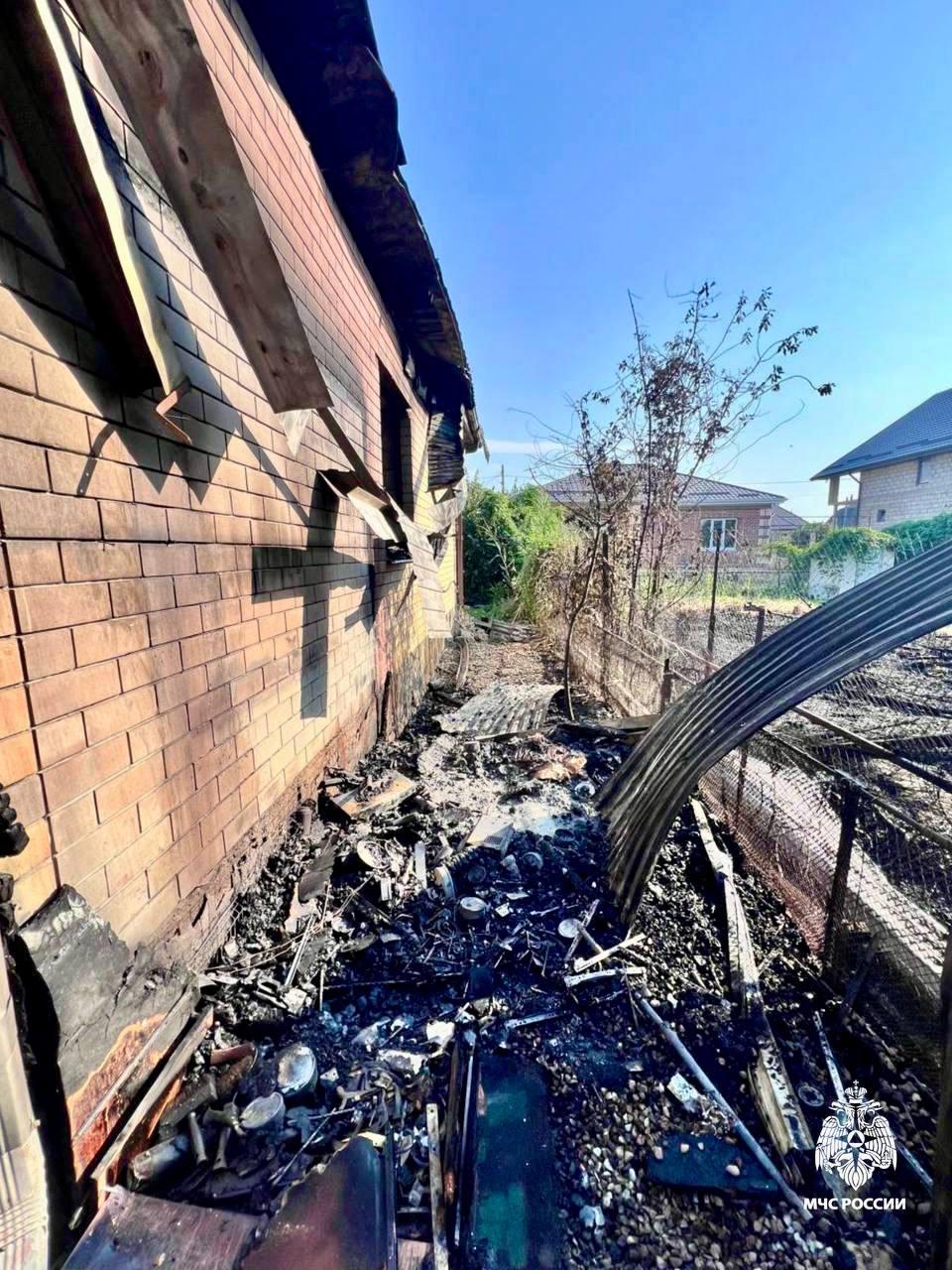 🔥 Пожар из-за аккумулятора в Ставрополе
В СНТ «Росгипрозем» вспыхнул жилой дом. Пламя охватило 100 кв. м, хозяева заметили возгорание, но потушить его своими силами не смогли | Сетка — социальная сеть от hh.ru