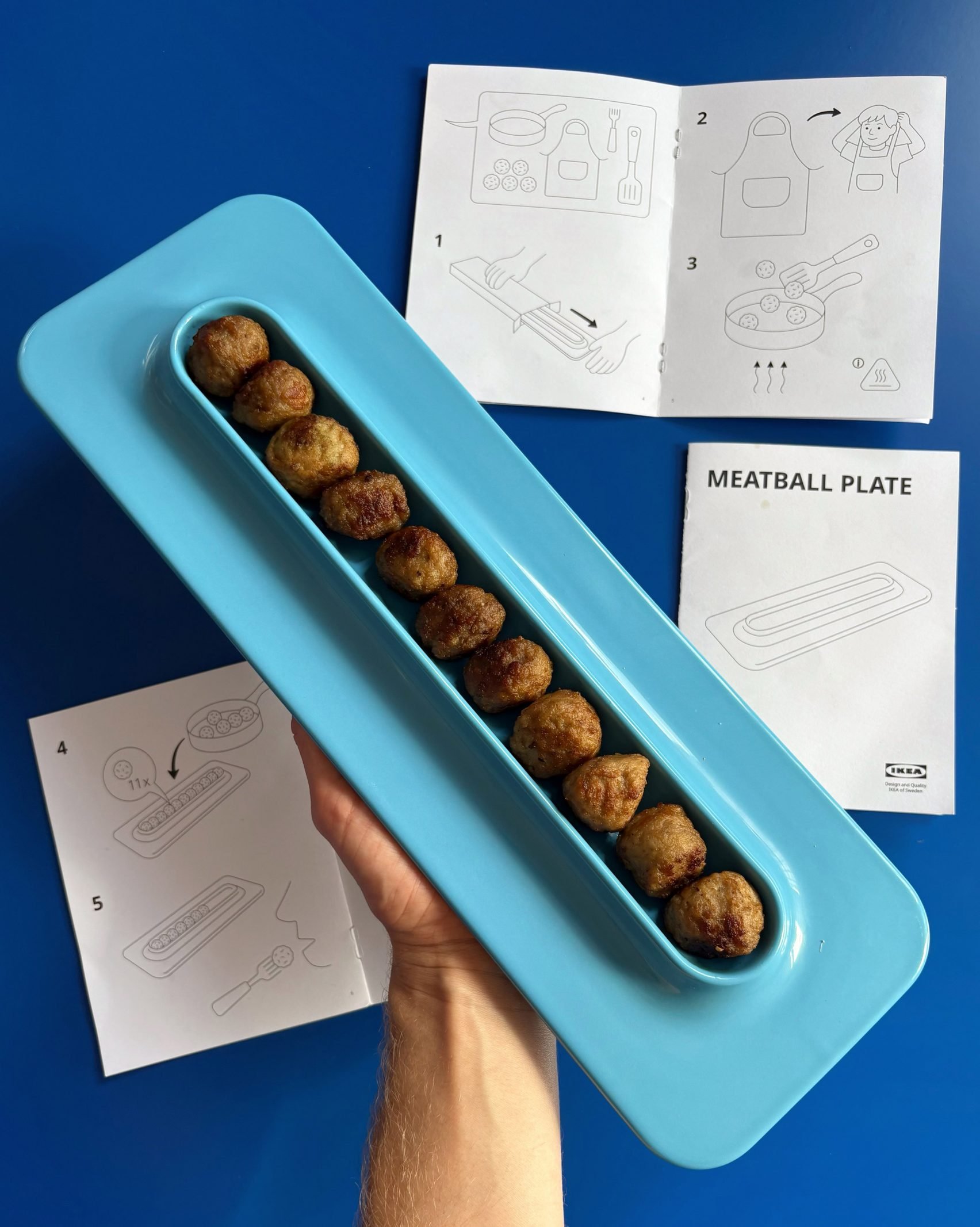 Представьте себе: компания IKEA совместно с дизайнером Густафом Вестмэном выпустила специальную тарелку для фрикаделек (!) Выглядит она, мягко говоря, странно, но если рассматривать это как пиар-ход, ... | Сетка — социальная сеть от hh.ru