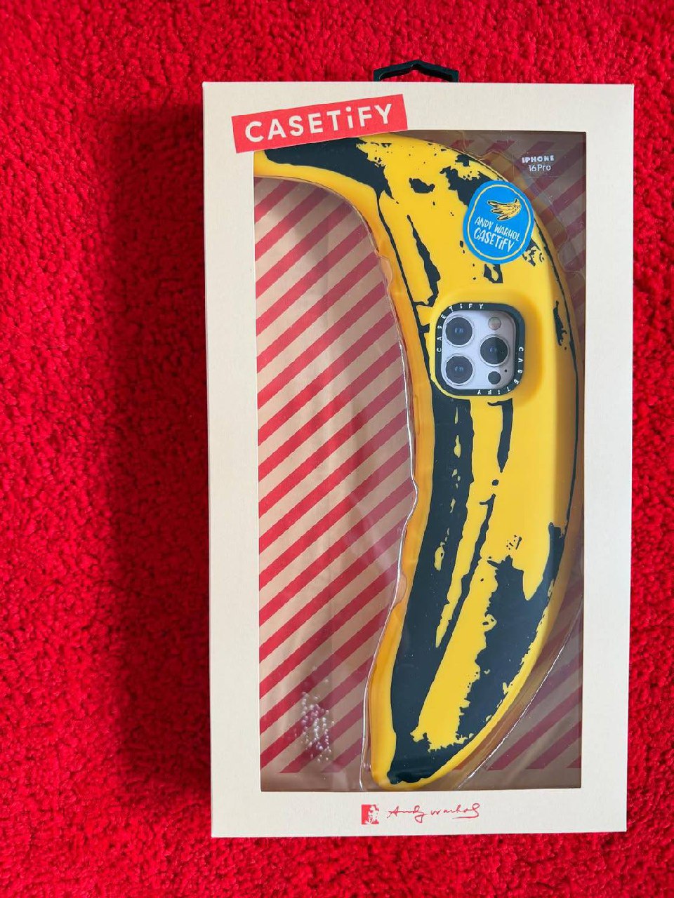 Лол, японский Casetify выпустил ОГРОМНЫЙ чехол для телефона в виде хайпового банана с выставки современного искусства, который продали за 498 миллионов рублей (да, я тоже в шоке до сих пор) | Сетка — социальная сеть от hh.ru