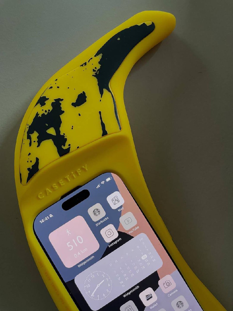 Лол, японский Casetify выпустил ОГРОМНЫЙ чехол для телефона в виде хайпового банана с выставки современного искусства, который продали за 498 миллионов рублей (да, я тоже в шоке до сих пор) | Сетка — социальная сеть от hh.ru