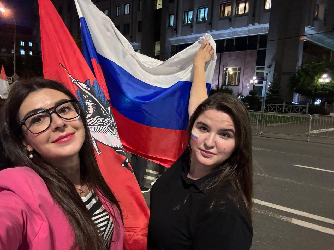 В ночь с 21 на 22 августа наша молодежь была в движении — буквально! 🚗🇷🇺
Ярко и с размахом отметили День Государственного флага молодые специалисты Мосводоканала! Они присоединились к масштабному ночн... | Сетка — социальная сеть от hh.ru
