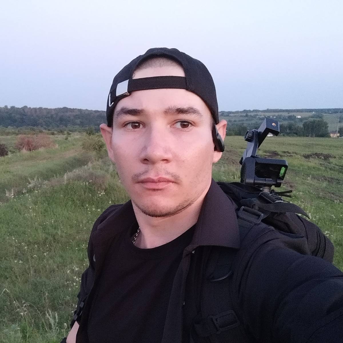 Олег Попов