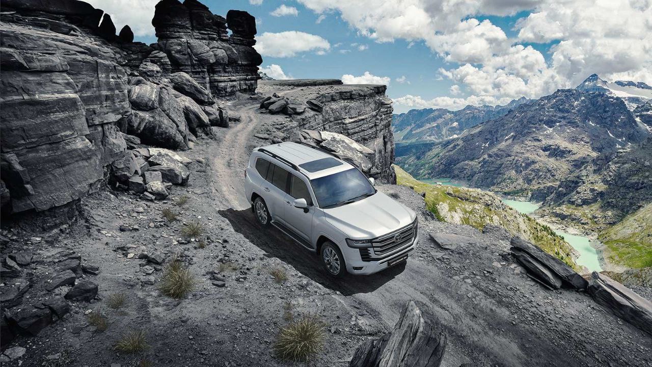 ❤️ В Россию стали поступать обновлённые Land Cruiser 300
У новой версии под капотом 3.3-литровый турбодизель на 307 сил, более мощная альтернатива — 3 | Сетка — социальная сеть от hh.ru