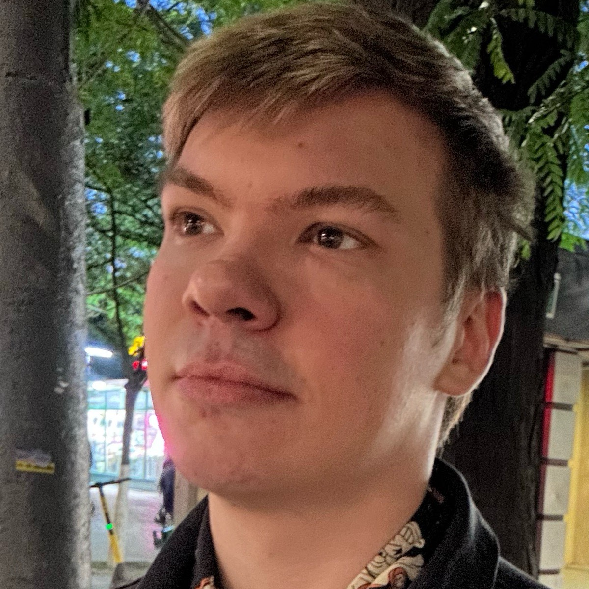 Роман Заздравных
