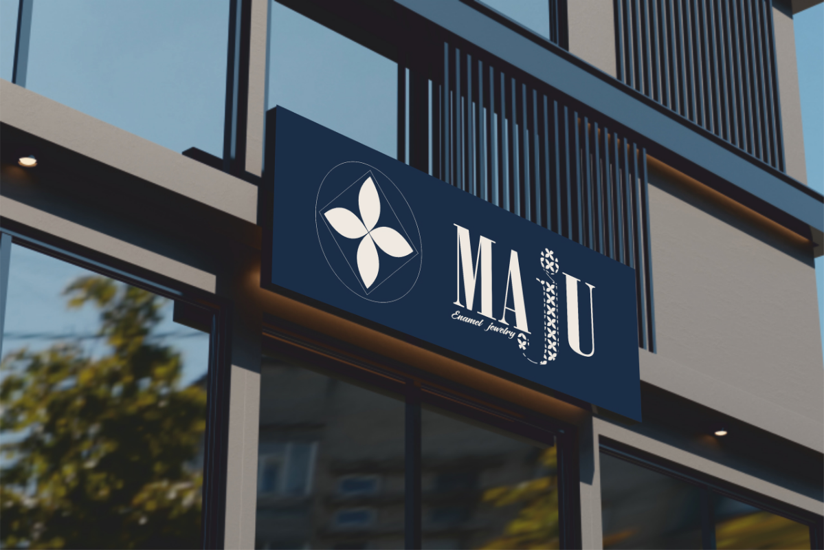 Логотип для бренда украшений
Maju — это бренд про ювелирный взгляд на украшения из горячей смолы, из которой можно сделать дорогое и красивое украшение | Сетка — социальная сеть от hh.ru