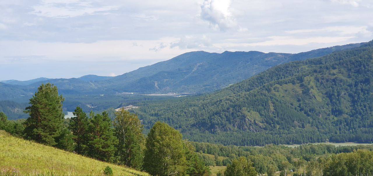 Природа в этом регионе действительно удивляет
🏔 Здесь чистейшие реки, горные хребты, тишина и воздух, который будто наполняет энергией | Сетка — социальная сеть от hh.ru