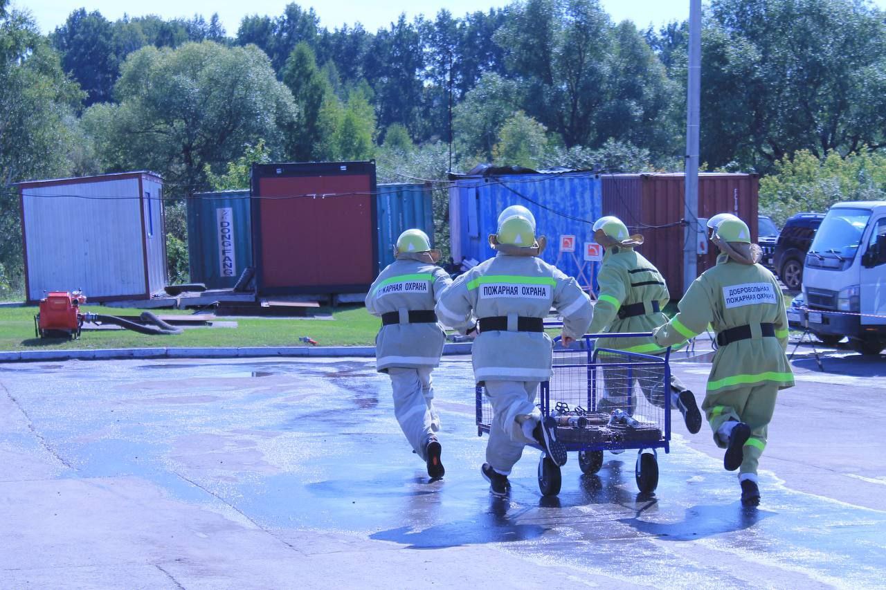 В «Сибирском Гурмане» прошли ежегодные соревнования среди добровольных пожарных дружин 🚒
Не все знают, но в нашей компании почти 20 лет действуют добровольные пожарные дружины | Сетка — социальная сеть от hh.ru
