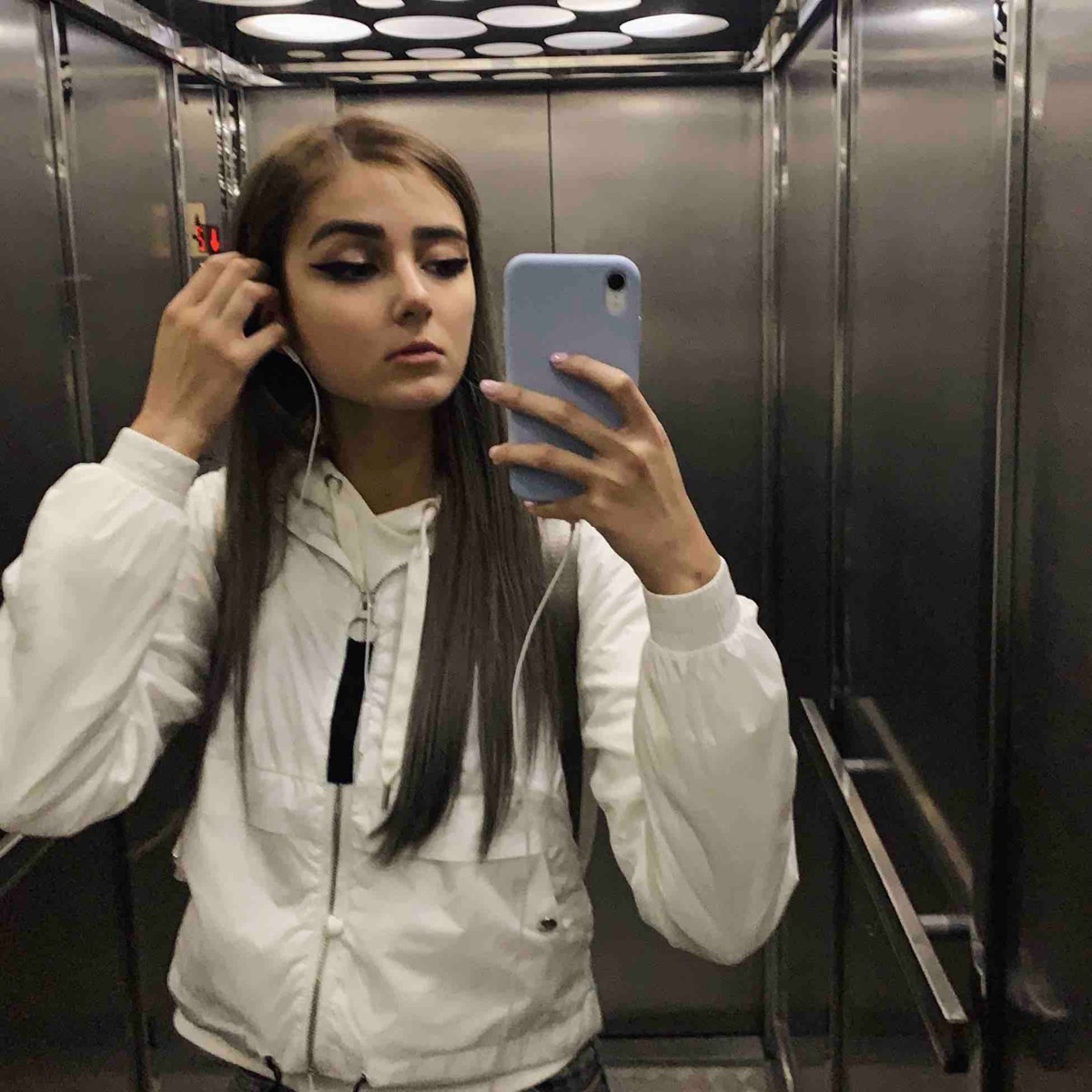 Julia Karibova | Сетка — социальная сеть от hh.ru