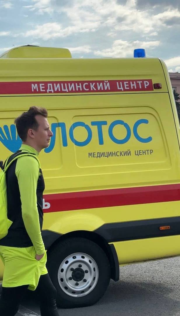 Привет, дайте реакций за лайф-контент 👋
Кто тут у нас марафонец? 🏃‍♂️
На связи Арсений Снедков, основатель Enjoy Digital.
Вчера снова преодолел себя — пробежал Челябинский марафон | Сетка — социальная сеть от hh.ru