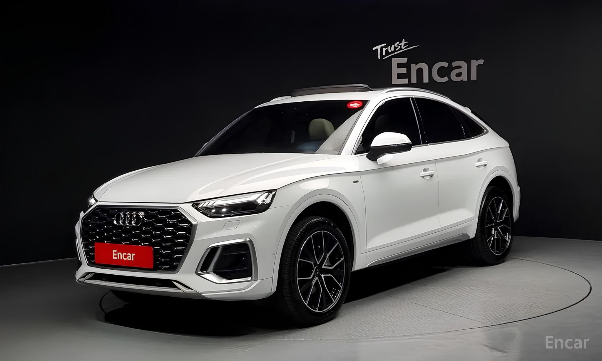 🚘Audi Q5 Sportback
Когда статус встречает драйв🤌
✅ 2022 Май
✅ Пробег 40182 км
✅ Бензин 2.0 л 249 л.с | Сетка — социальная сеть от hh.ru