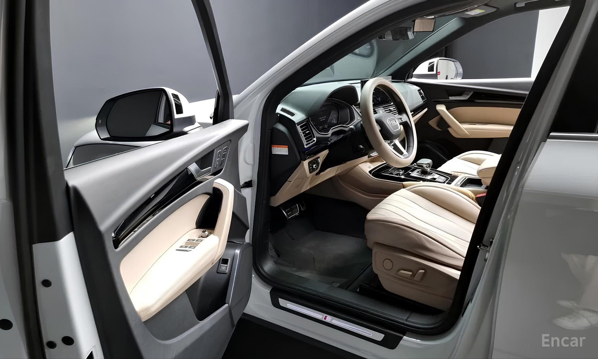 🚘Audi Q5 Sportback
Когда статус встречает драйв🤌
✅ 2022 Май
✅ Пробег 40182 км
✅ Бензин 2.0 л 249 л.с | Сетка — социальная сеть от hh.ru