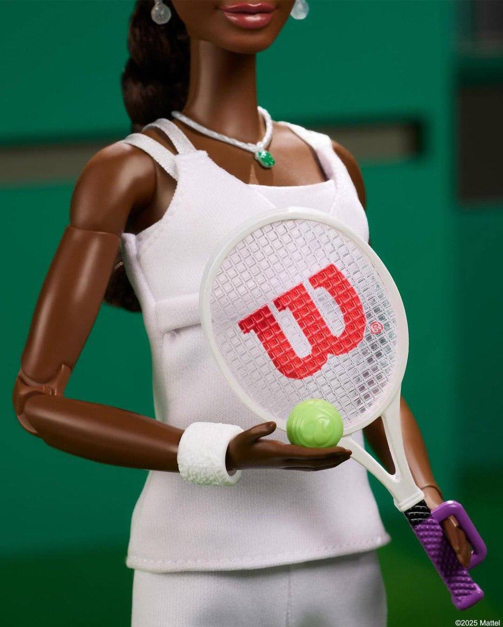 Барби на корте
Mattel продолжает выпускать коллекцию Inspiring Women — серию кукол, посвящённых женщинам, оказавшим влияние на культуру и общество | Сетка — социальная сеть от hh.ru