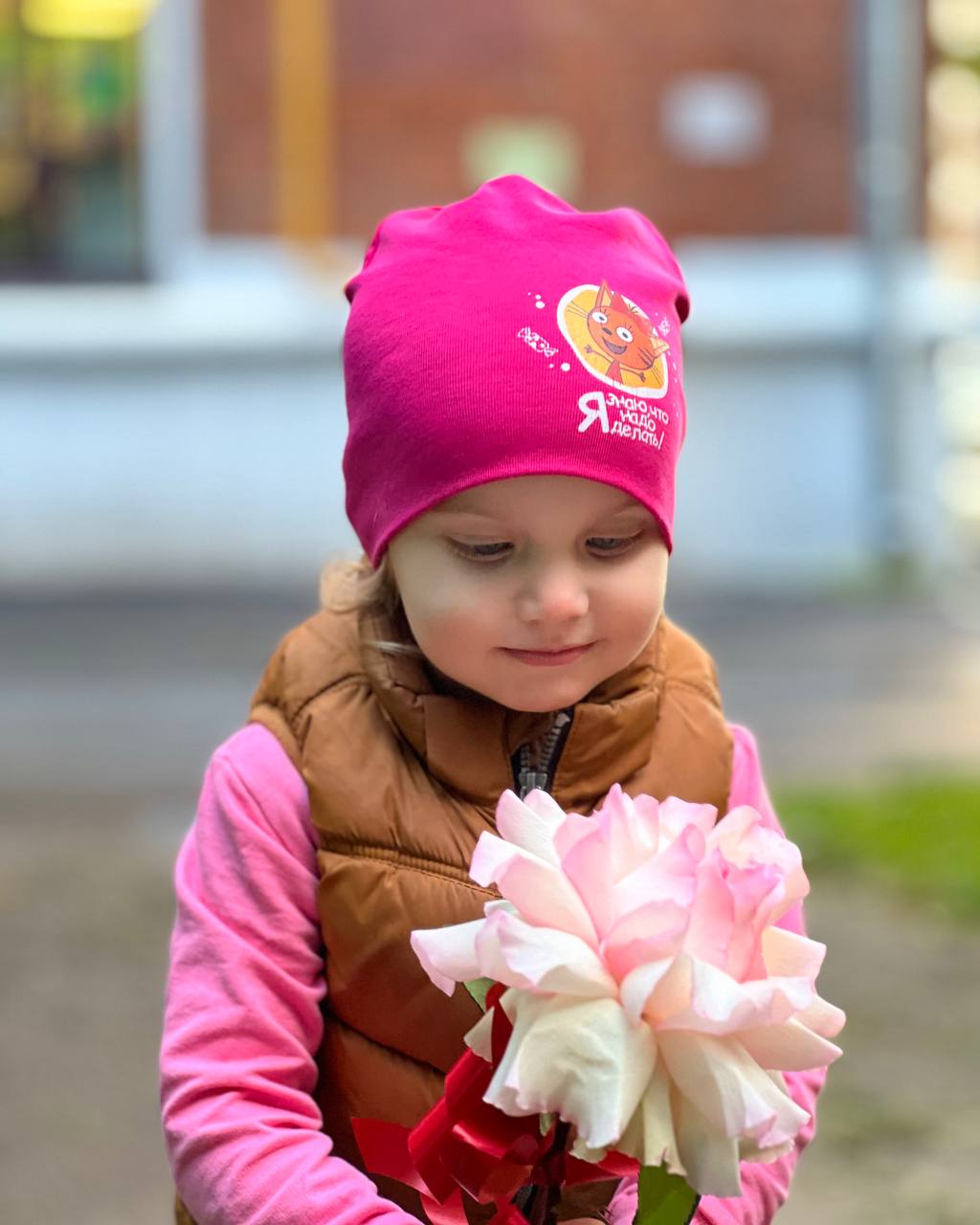 Просто Коля ни с того ни с сего захотел сделать подарок Дашеньке 🌷
Ну что за классные дети получились 💕 | Сетка — социальная сеть от hh.ru