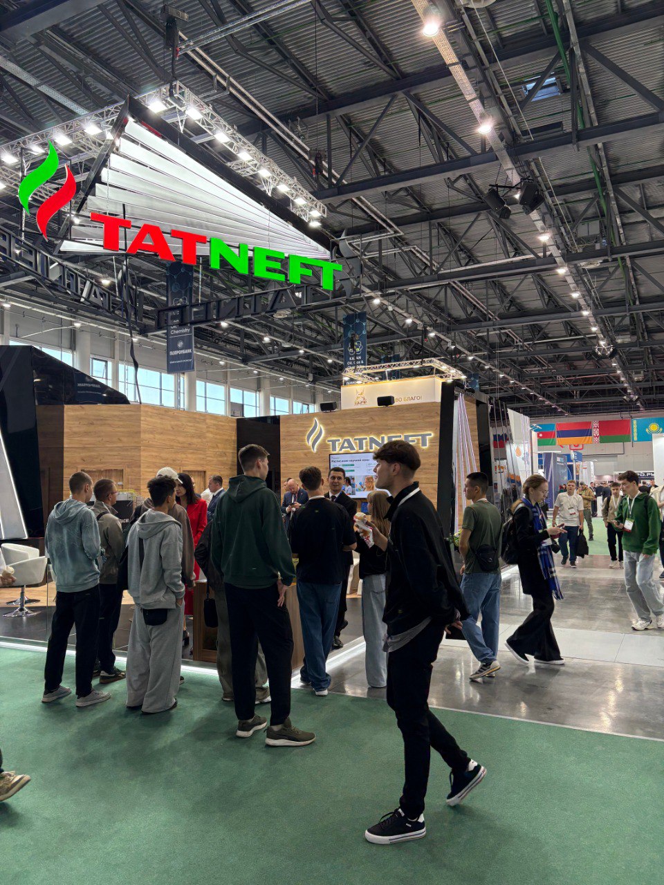 🚀 «Точка качества» на Kazan Oil, Gas & Chemistry 2025
Наши представители уже прибыли на выставку и ждут вас у стенда D7-2 в МВЦ «Казань Экспо» | Сетка — социальная сеть от hh.ru