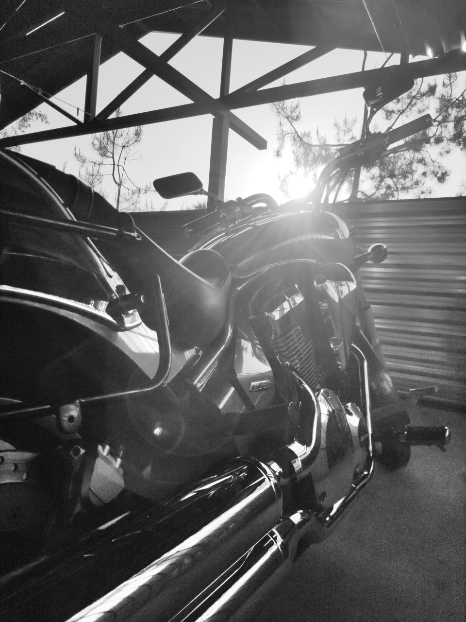 🏍 Зависимость, от которой невозможно отказаться
У каждого из нас есть свои слабости. У меня — мотоциклы. Вернее, я всех их называю «мопедами», потому что начинал именно с мопеда | Сетка — социальная сеть от hh.ru