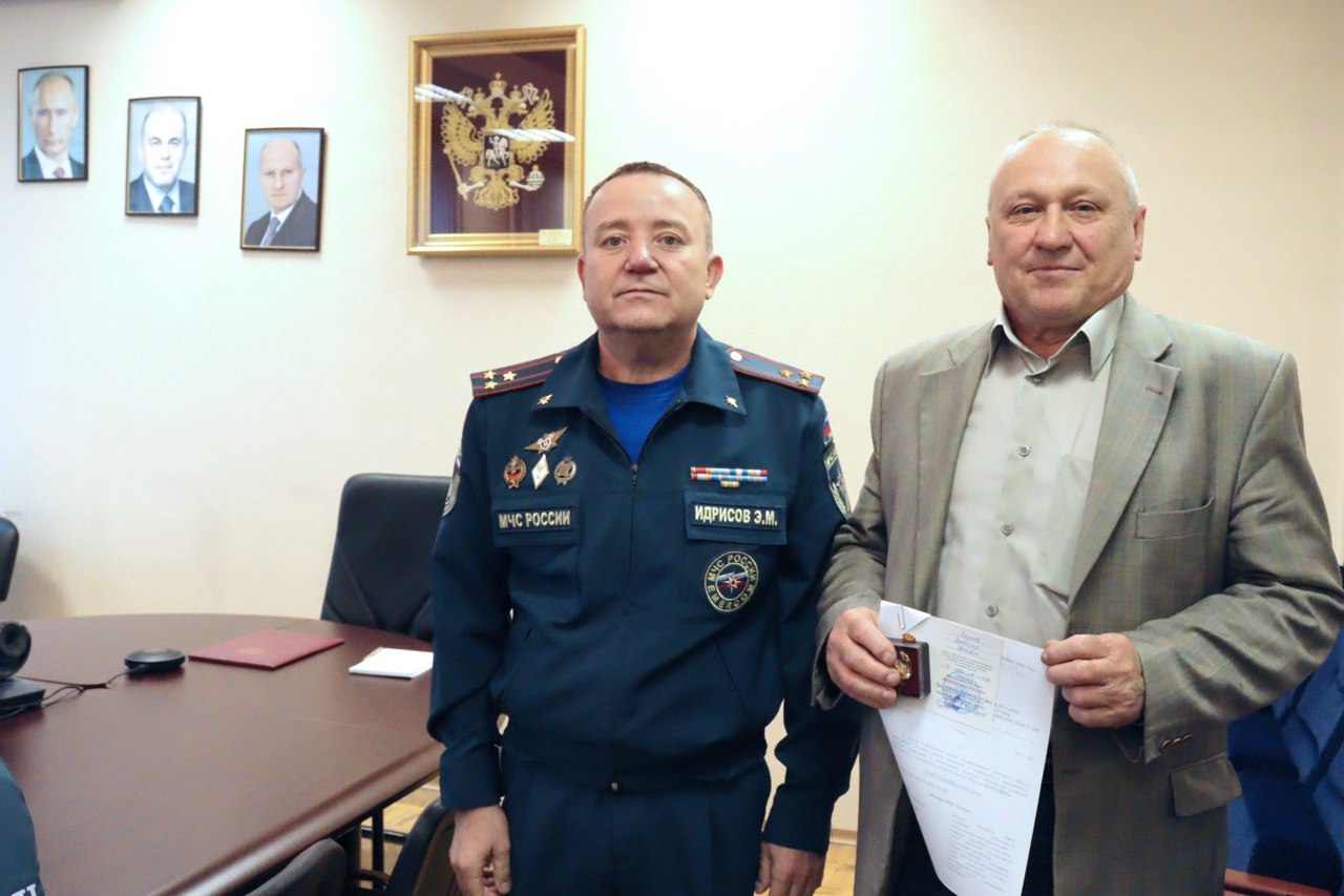 В рамках служебного совещания в зале заседаний ФГБУ ВНИИПО МЧС России состоялось мероприятие по награждению Логинова Владимира Ивановича. В соответствии с приказом МЧС России от 23.06.2025 г | Сетка — социальная сеть от hh.ru
