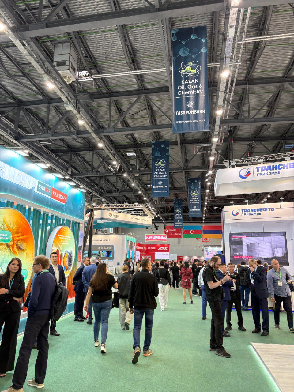 🔥 Второй день выставки Kazan Oil, Gas & Chemistry 2025
Компания «Точка Качества» продолжает продуктивно работать на стенде D7-2 в МВЦ «Казань Экспо» | Сетка — социальная сеть от hh.ru