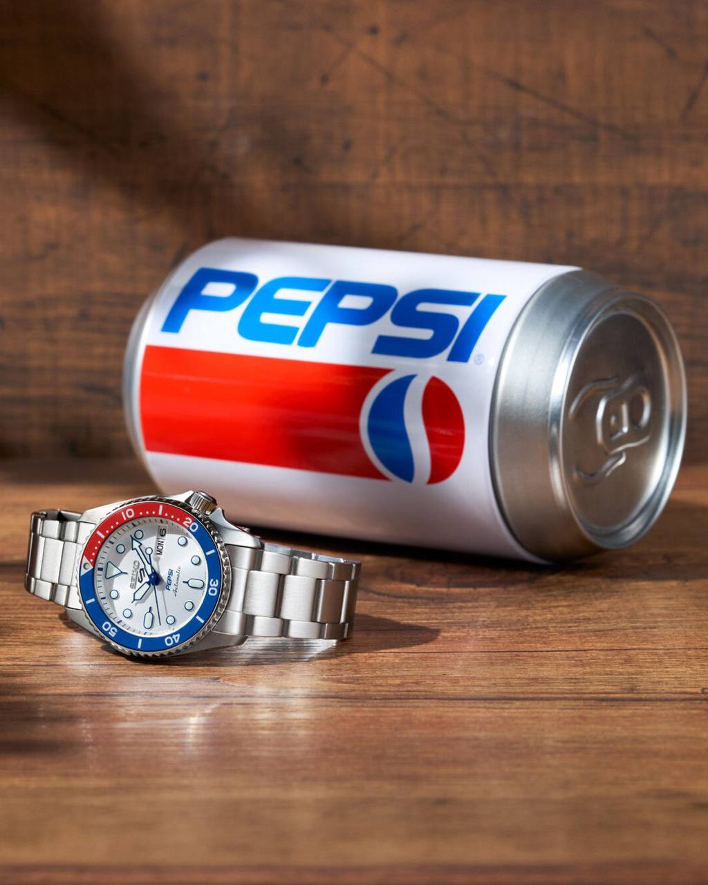 Вай, Pepsi в коллабе с брендом Seiko дропнул лимитированные часы с серебристым и черным покрытием (всего по 7 тысяч штук каждых) | Сетка — социальная сеть от hh.ru