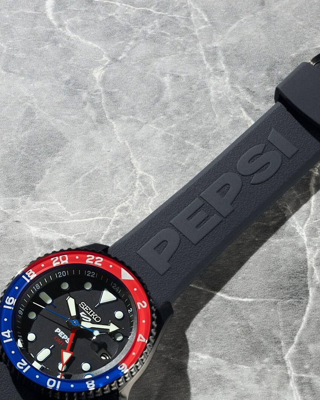 Вай, Pepsi в коллабе с брендом Seiko дропнул лимитированные часы с серебристым и черным покрытием (всего по 7 тысяч штук каждых) | Сетка — социальная сеть от hh.ru
